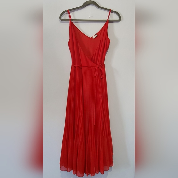 Wilfred Dresses & Skirts - Wilfred Aritzia Beaune pleated true wrap sleeveless valentines formal dress, L